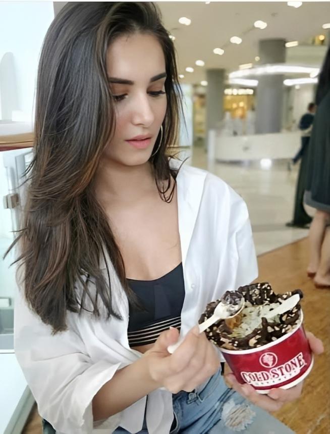 Tara Sutaria's eyes light up with delight as she indulges in a luscious fudge